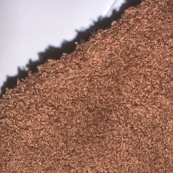 Fuzzy Cropped Medium Tank Top - Picture 4 of 4